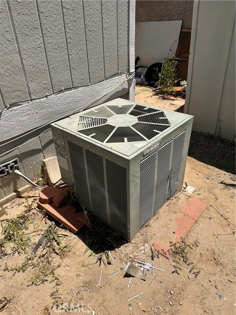 530 W Devonshire Avenue, Hemet CA: https://media.crmls.org/medias/ad513de5-6cf6-44e6-987c-97ba3f8f2120.jpg