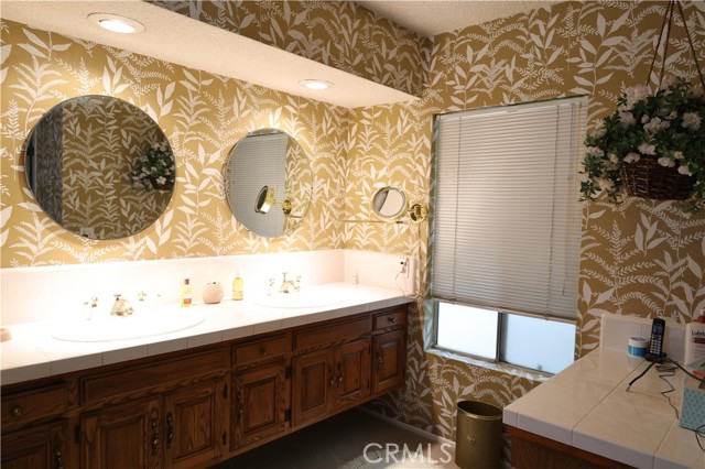 Detail Gallery Image 17 of 20 For 10035 Gierson Ave, Chatsworth,  CA 91311 - 4 Beds | 3 Baths