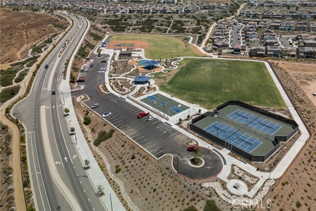 Detail Gallery Image 49 of 56 For 28332 Clarion, Canyon Country,  CA 91350 - 5 Beds | 4/1 Baths