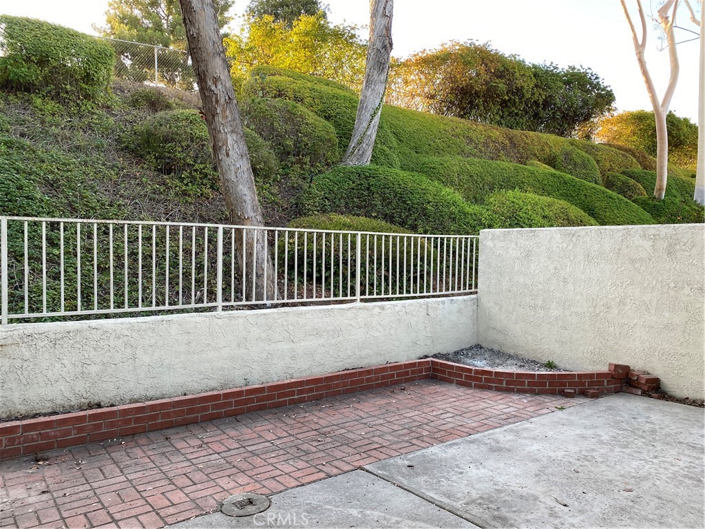 https://media.crmls.org/medias/ad53e4dd-8c45-484d-aaaf-81b40241ca7c.jpg?preset=X-Large