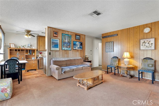 Detail Gallery Image 4 of 25 For 11121 Oakwood, Hesperia,  CA 92345 - 2 Beds | 1 Baths