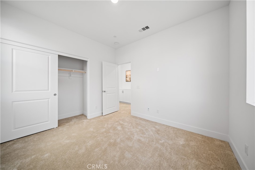 https://media.crmls.org/medias/ad55dea9-c97b-48af-a216-8eb5b7ea89b5.jpg?preset=X-Large
