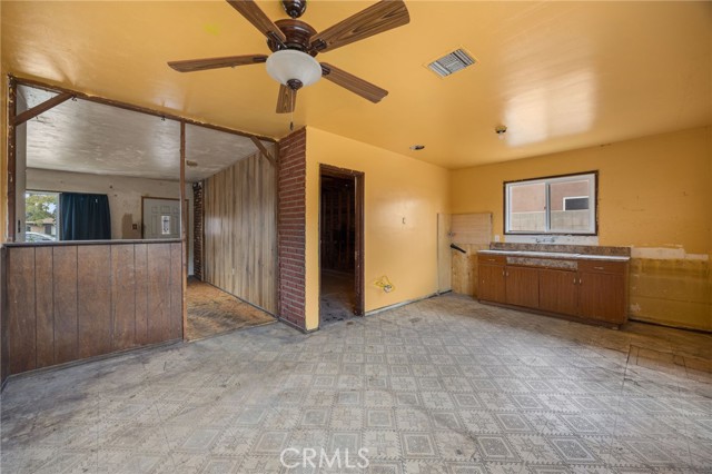 9259 Beech Avenue, Fontana CA: https://media.crmls.org/medias/ad563429-a666-478c-86c3-b3234170f4a2.jpg