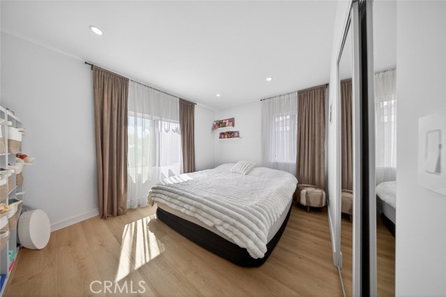 Detail Gallery Image 19 of 33 For 17007 Bassett St, Van Nuys,  CA 91406 - 4 Beds | 2 Baths