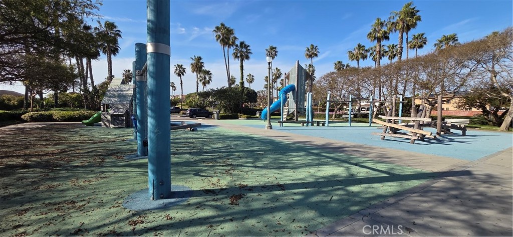 https://media.crmls.org/medias/ad585350-158a-40b8-b761-ce05e0bb67a2.jpg?preset=X-Large