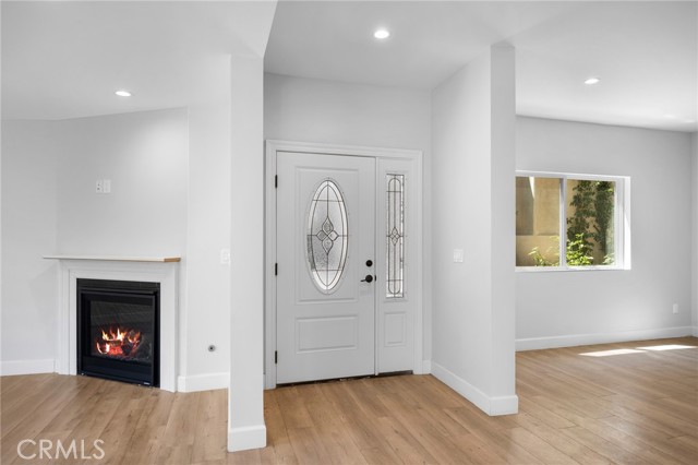 Detail Gallery Image 3 of 33 For 357 Harvey Dr #101,  Glendale,  CA 91206 - 4 Beds | 2/1 Baths