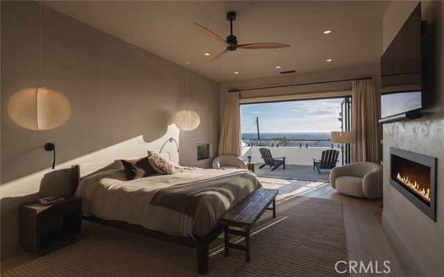 Detail Gallery Image 26 of 57 For 2212 Cliff Dr, Newport Beach,  CA 92663 - 5 Beds | 5/1 Baths