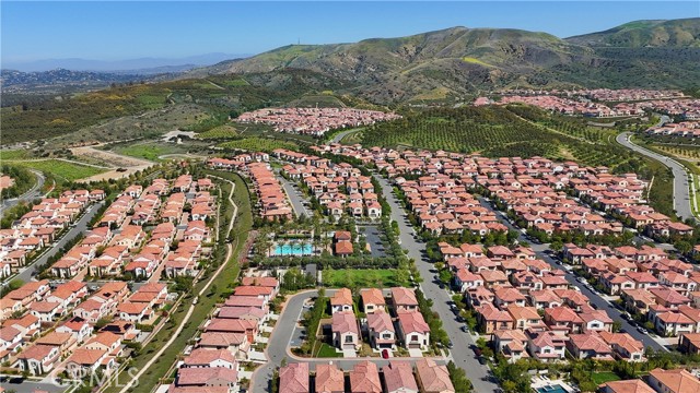 149 Somera, Irvine CA: https://media.crmls.org/medias/ad5a5512-d4ca-4c2f-9210-50e151018ebb.jpg