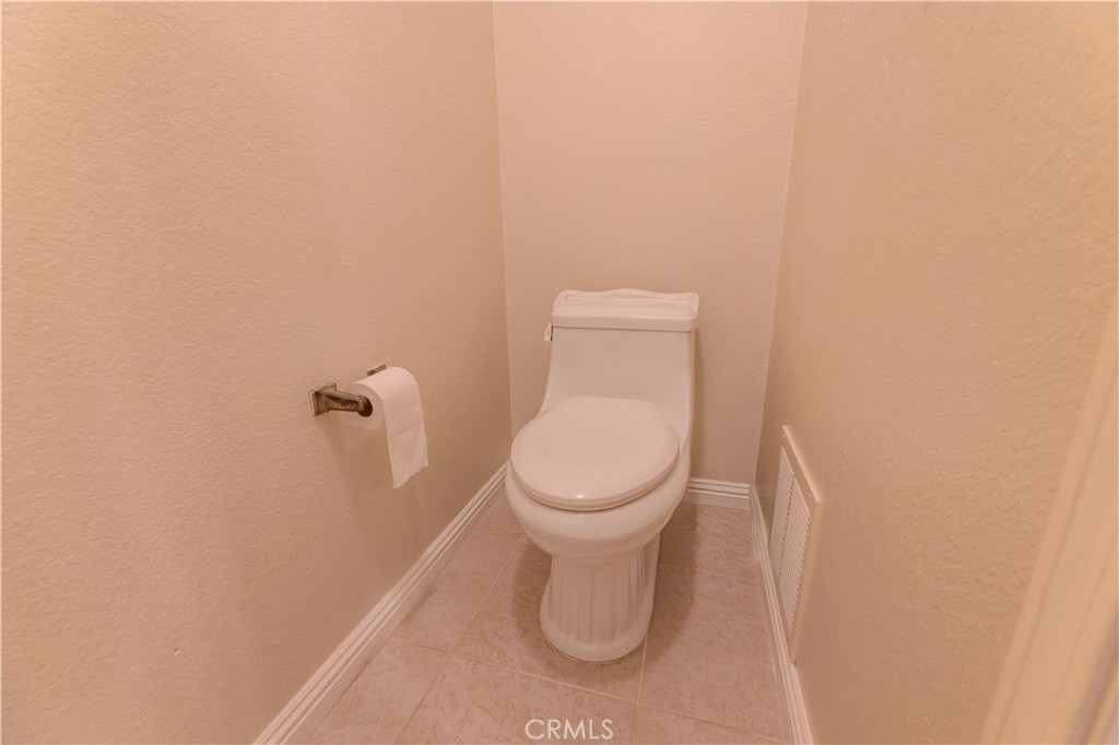 https://media.crmls.org/medias/ad5a8943-ef26-4512-b1b0-05c85cc2777e.jpg?preset=X-Large