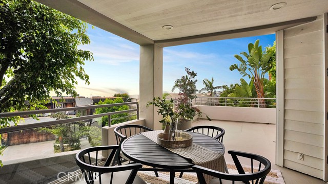 741 Marlin, Laguna Beach CA: https://media.crmls.org/medias/ad5b43b4-1a4e-401e-989b-a2120b02bdf7.jpg