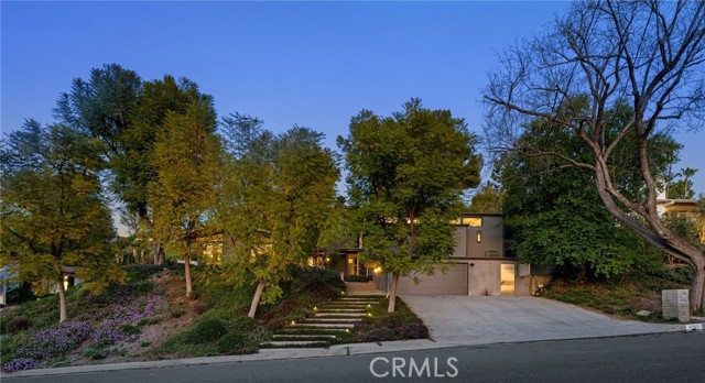 Detail Gallery Image 51 of 51 For 4750 Poe Ave, Woodland Hills,  CA 91364 - 4 Beds | 4 Baths