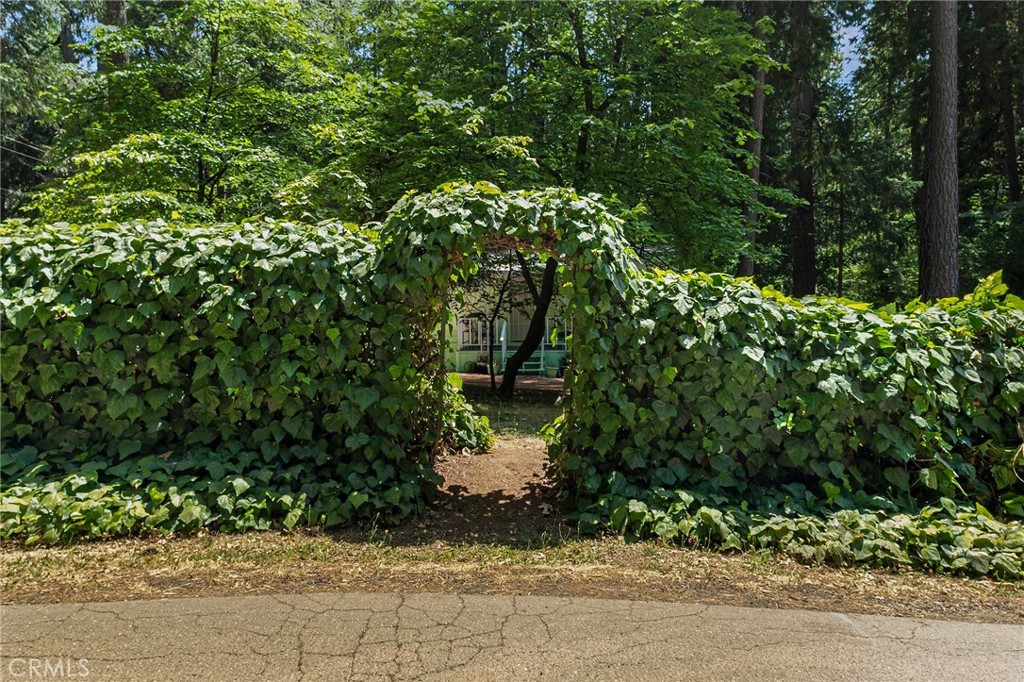 https://media.crmls.org/medias/ad5d9933-0965-4f26-b0bc-2974f015d3fc.jpg?preset=X-Large