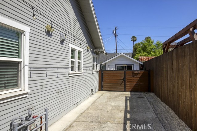 Detail Gallery Image 19 of 45 For 11101 Sarah St, Toluca Lake,  CA 91602 - 6 Beds | 5 Baths