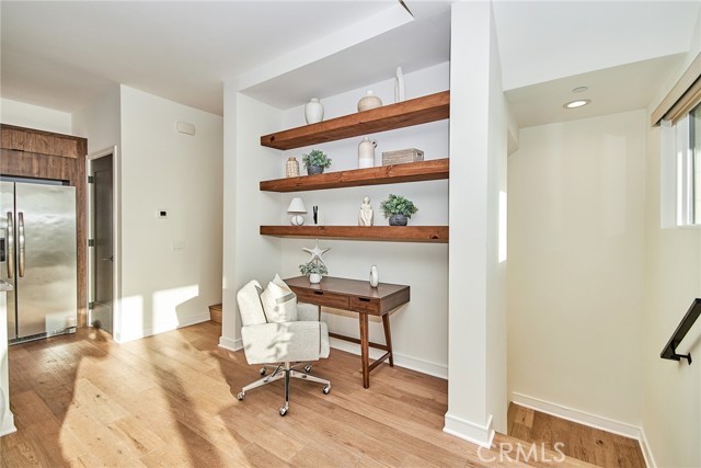 1050 N Joels Place, Los Angeles CA: https://media.crmls.org/medias/ad5eea8d-fe47-4925-ba0c-0eacb37ae6e8.jpg