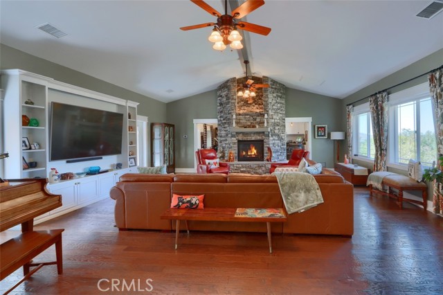 Detail Gallery Image 10 of 75 For 43295 Running Deer Dr, Coarsegold,  CA 93614 - 4 Beds | 2/1 Baths