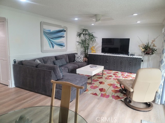 2185 VIA MARIPOSA, Laguna Woods CA: https://media.crmls.org/medias/ad6138d5-9c8f-4852-8ee2-9f2613e1ea0b.jpg