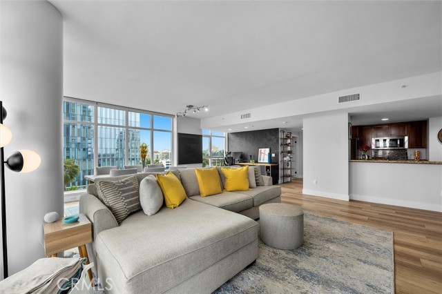 400 W Ocean Boulevard, Long Beach CA: https://media.crmls.org/medias/ad61e85e-fcae-4d7b-ad12-307308acdb60.jpg