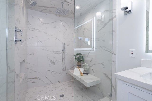10133 Whitaker Avenue, Granada Hills CA: https://media.crmls.org/medias/ad61ea75-0645-4bac-b170-ea68829c2222.jpg