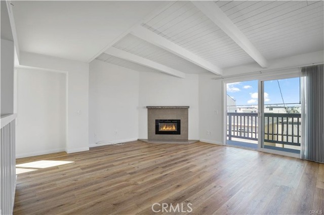 Detail Gallery Image 12 of 31 For 334 Palm Dr, Hermosa Beach,  CA 90254 - 3 Beds | 3 Baths