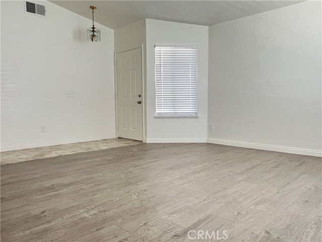 Detail Gallery Image 5 of 38 For 3025 E Avenue #1,  Palmdale,  CA 93550 - 3 Beds | 2 Baths