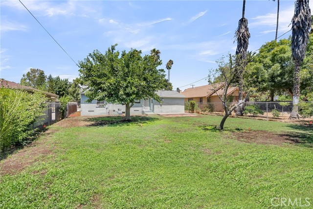 4520 Linwood Place, Riverside CA: https://media.crmls.org/medias/ad64a13a-0f32-46dd-a96b-b9bc7b1d009b.jpg