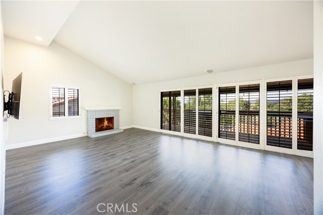 Detail Gallery Image 8 of 33 For 8052 Valle Vista, Rancho Cucamonga,  CA 91730 - 3 Beds | 3 Baths