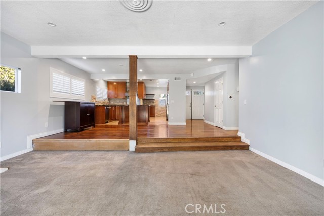 Detail Gallery Image 4 of 24 For 9813 Rhea, Northridge,  CA 91324 - 4 Beds | 2 Baths