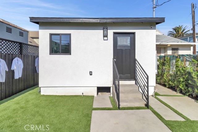 629 Olive Avenue, Long Beach CA: https://media.crmls.org/medias/ad6526ad-f357-41dd-9f6c-05e30c3996ce.jpg