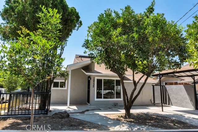10732 Hatteras Street, North Hollywood CA: https://media.crmls.org/medias/ad657625-8858-403b-aacf-cba948d523cf.jpg