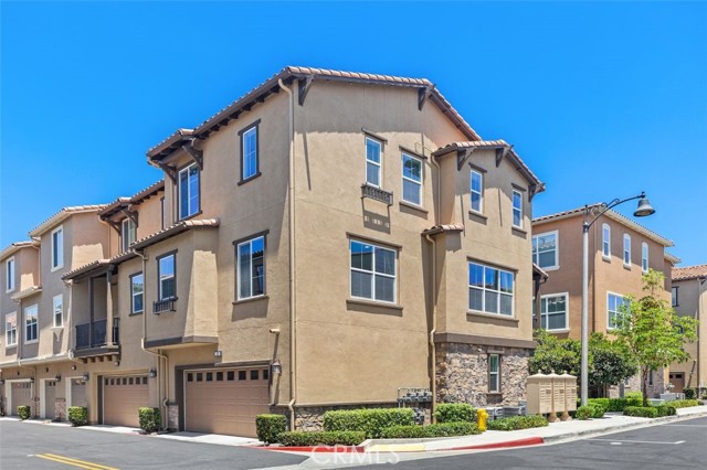 Detail Gallery Image 1 of 1 For 128 Aliso Ridge Loop, Mission Viejo,  CA 92691 - 3 Beds | 3 Baths