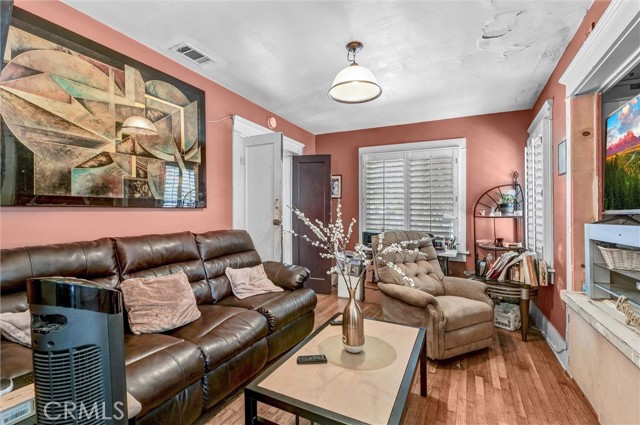 5725 5th Avenue, Los Angeles CA: https://media.crmls.org/medias/ad65c1a6-aaf5-487b-8207-f1cd9985eb76.jpg