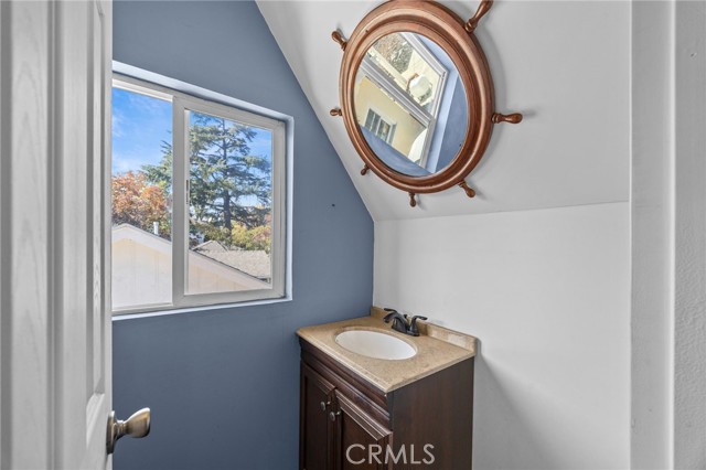 Detail Gallery Image 29 of 39 For 122 E Rosewood Ct, Ontario,  CA 91764 - 2 Beds | 2 Baths