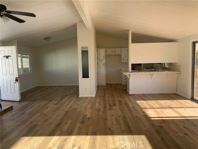 523 Piute Street, Bodfish CA: https://media.crmls.org/medias/ad670f55-ac95-4b2d-936f-49ed4274f9c9.jpg