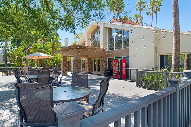 Detail Gallery Image 42 of 52 For 21400 Burbank Bld #313,  Woodland Hills,  CA 91367 - 2 Beds | 2 Baths