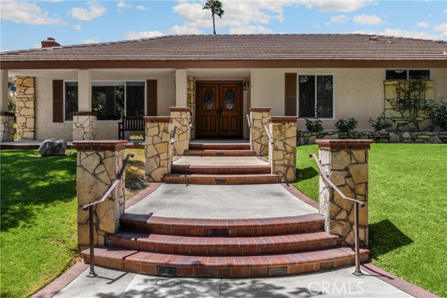 1753 N Albright Avenue, Upland CA: https://media.crmls.org/medias/ad67840c-651f-42c4-b5b7-44a0869bcb9e.jpg