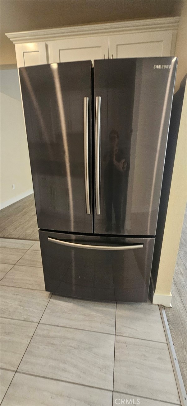 Detail Gallery Image 5 of 21 For 1633 1/2 E 85th St, Los Angeles,  CA 90001 - 5 Beds | 3 Baths