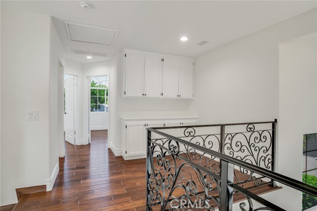 19900 Mariposa Creek Way Way, Porter Ranch CA: https://media.crmls.org/medias/ad688437-2f51-4c28-8f90-8fa8362a794d.jpg