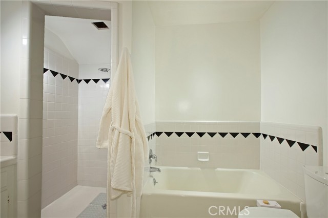 Detail Gallery Image 18 of 44 For 1628 Santa Rosa Ave, Glendale,  CA 91208 - 3 Beds | 2/2 Baths