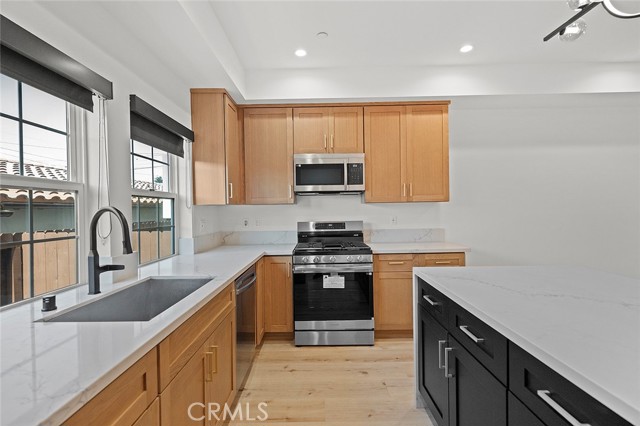 Detail Gallery Image 13 of 29 For 6747 Pickering #B,  Whittier,  CA 90601 - 3 Beds | 2/1 Baths