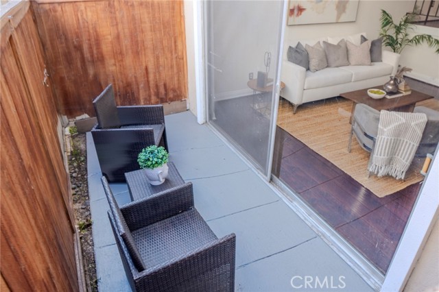 Detail Gallery Image 19 of 24 For 14144 Burbank Bld #2,  Sherman Oaks,  CA 91401 - 2 Beds | 2/1 Baths