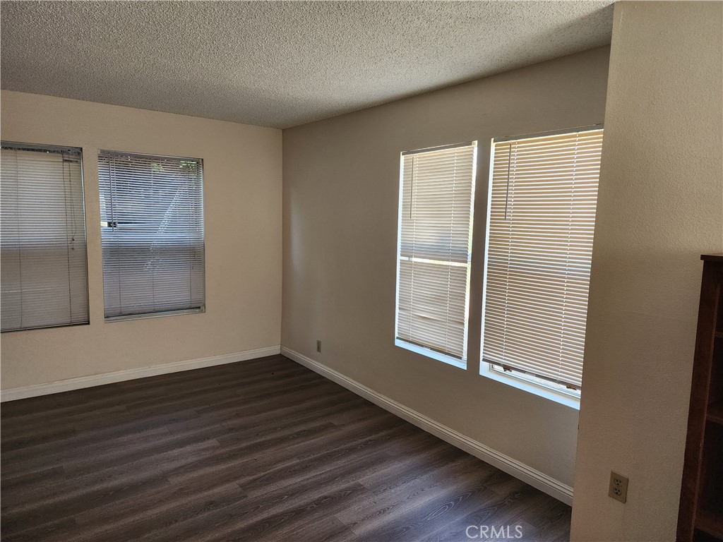 MLS #WS25262233 image #5