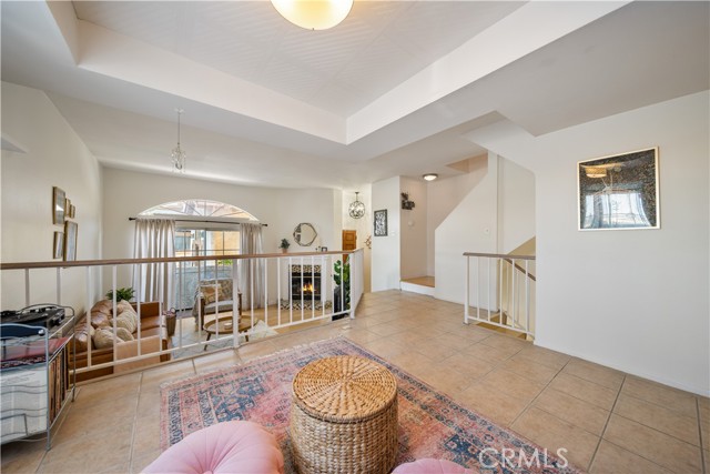 Detail Gallery Image 8 of 47 For 19950 Sherman Way Unit a a,  Winnetka,  CA 91306 - 3 Beds | 4 Baths