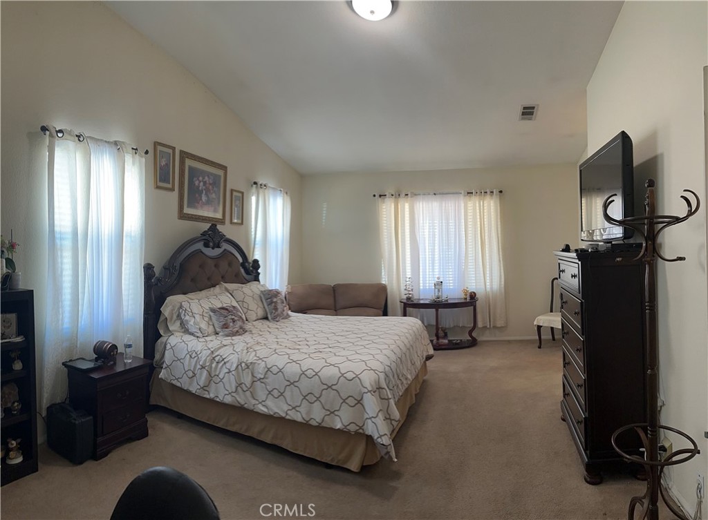 https://media.crmls.org/medias/ad6ab5d1-0ee2-4716-b2ec-64b004d944cd.jpg?preset=X-Large