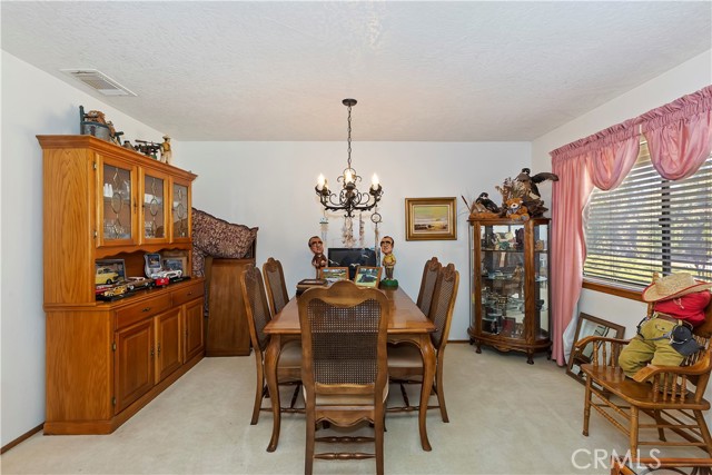 Detail Gallery Image 6 of 47 For 20407 Eyota Ln, Apple Valley,  CA 92308 - 3 Beds | 2 Baths