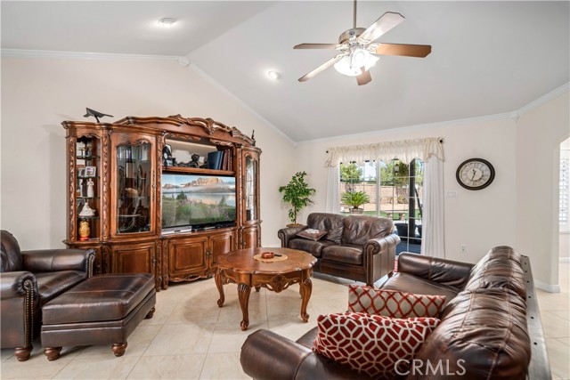 Detail Gallery Image 10 of 48 For 6151 Hickory St, Palmdale,  CA 93551 - 4 Beds | 2 Baths