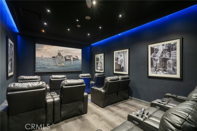6250 Hollywood Boulevard, Los Angeles CA: https://media.crmls.org/medias/ad6c2e28-c342-4b0c-932b-e2ffc0475669.jpg