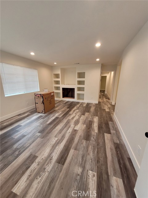 Detail Gallery Image 4 of 18 For 402 E Glendale Dr, Orange,  CA 92865 - 6 Beds | 4 Baths