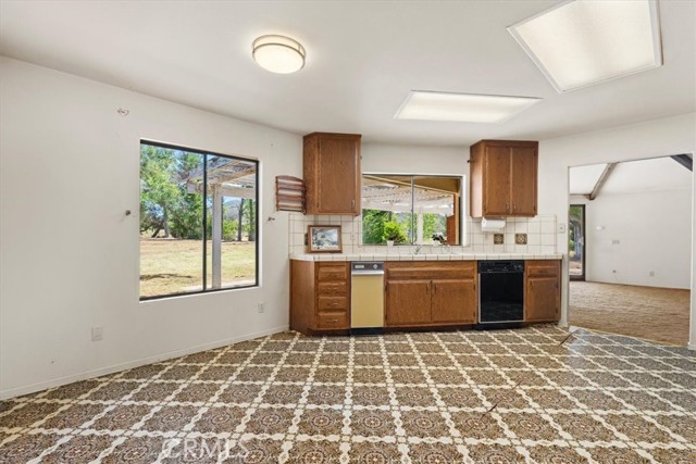 Detail Gallery Image 6 of 24 For 34246 Tyndall Rd, Agua Dulce,  CA 91390 - 4 Beds | 2/1 Baths