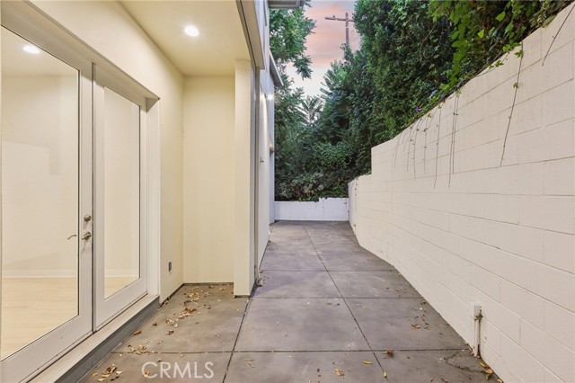 Detail Gallery Image 10 of 75 For 13424 Contour Dr, Sherman Oaks,  CA 91423 - 3 Beds | 4 Baths