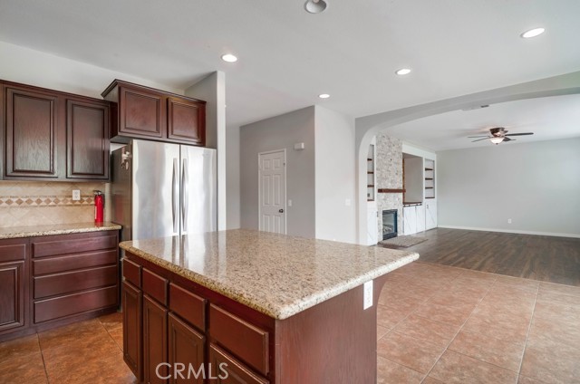 Detail Gallery Image 12 of 54 For 29132 Springshores Dr, Menifee,  CA 92585 - 4 Beds | 2/1 Baths